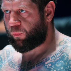 Александр Емельяненко захотел драться голыми кулаками