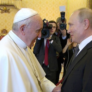 Путин подарил папе Римскому «Грех»