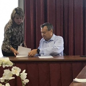 Глава города Илай Ахметов на оперативном штабе города:«Режим ЧС в  Ачинске  сохраняется, горожанам  не рекомендуются заходить за так называемую «Красную  линию» -  зону возможного риска.