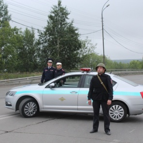 В Ачинск из Красноярска прибыли 100 полицейских