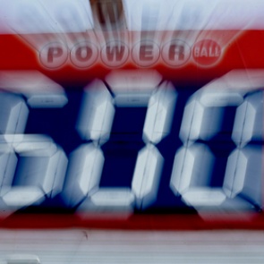 Мужчина вслепую выиграл десятки тысяч долларов