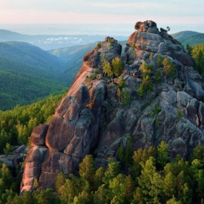 За пару часов спасатели вывели со «Столбов» сразу трех женщин с травмами ног