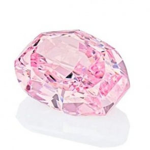Уникальный розовый бриллиант из России оценили в 65 миллионов долларов
