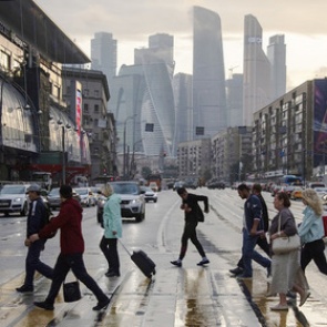 Россияне назвали справедливую зарплату