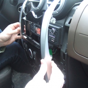 Как самостоятельно избавиться от скрипов пластика в машине?