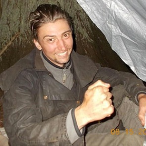 Заблудившийся на экскурсии мужчина шесть дней выживал в лесу и ел насекомых 1