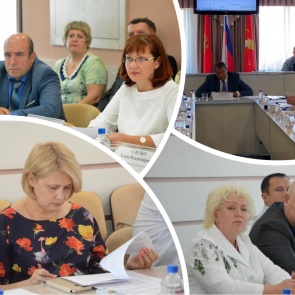 Городские депутаты начали подготовку к новому парламентскому сезону