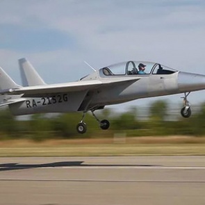 Россия показала самолет на двигателе от автомобиля