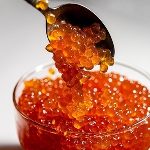 Ачинец стал жертвой обмана при покупке красной икры через интернет