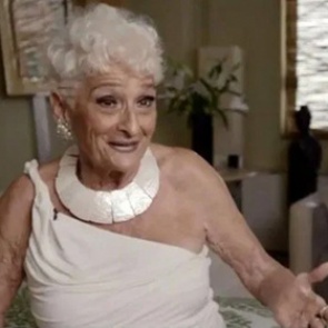 83-летняя пользовательница Tinder похвасталась свиданиями с молодыми парнями