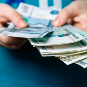 В Зеленогорске двое мужчин вымогали у приезжего парня 300 тысяч рублей