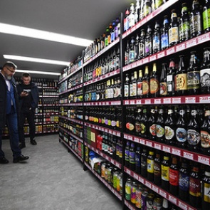 Российские города наводнили алкомаркеты