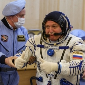 Самого опытного российского космонавта отстранили от работы