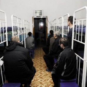 В красноярской колонии осужденный призывал товарищей совершить теракт. Увеличили и без того большой срок на 3,5 года