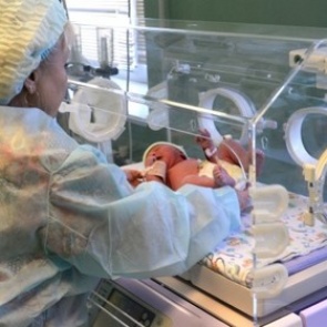 Найденная на свалке 12-летняя украинка родила ребенка