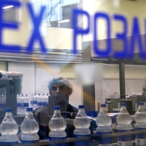 В России взлетят цены на воду в бутылках