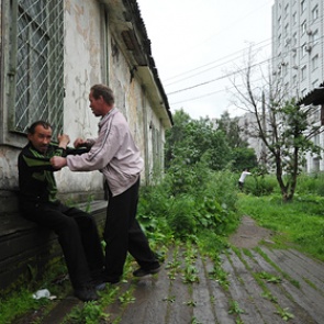 Россияне стали реже умирать от алкоголя