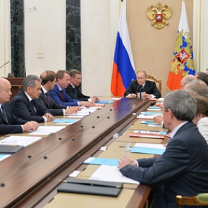 Путин внезапно собрал совещание с Шойгу и Чемезовым