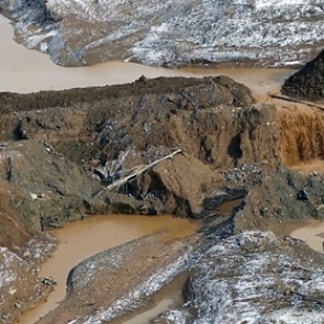 Названа главная версия прорыва дамбы под Красноярском