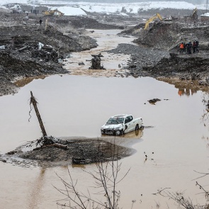 Семьям погибших при прорыве дамбы в Курагинском районе выплатят по 1 млн рублей