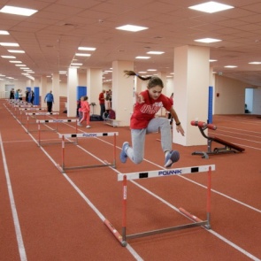 После реконструкции на острове Отдыха открылся легкоатлетический манеж