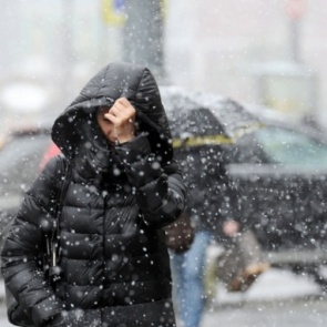 Жители Красноярска проведут последний уик-энд октября под мокрым снегом и ветром