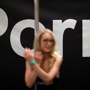 Мать зашла на Pornhub и обнаружила пропавшую дочь