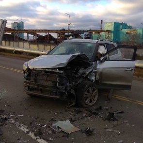 На западе Красноярского края лоб в лоб столкнулись две иномарки. Пострадал годовалый ребёнок