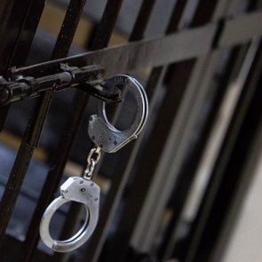 Замначальника красноярской колонии поймали на взятке в 1000 литров бензина