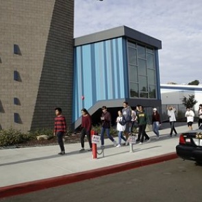 Стрелок в калифорнийской школе устроил бойню в свой день рождения