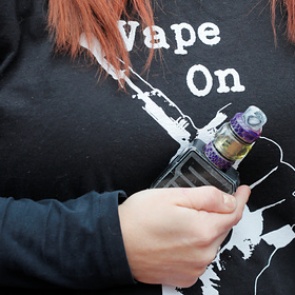 Кардиолог указал на главную опасность вейпов