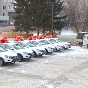 Передовики агропромышленного комплекса края получили в награду новые автомобили