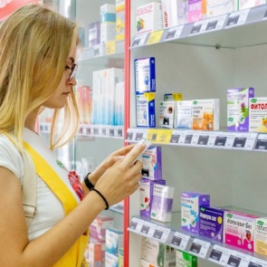 «Самые популярные — омега-3 и витамин D»: специалисты рассказали, как правильно принимать БАДы