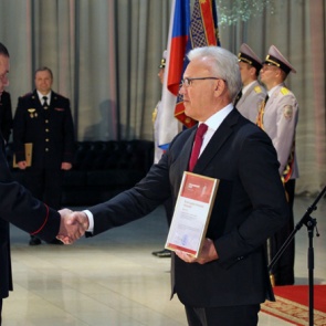 Начальник полиции МО МВД России «Ачинский» удостоен награды губернатора Красноярского края