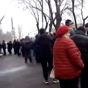 Россияне выстроились в очереди из-за подорожания медсправок для водителей