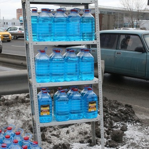 Метанол, этанол, изопропил: какую незамерзайку покупать этой зимой