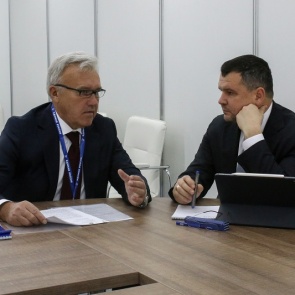 Губернатор попросил у федерации денег на строительство и ремонт дорог в Красноярском крае