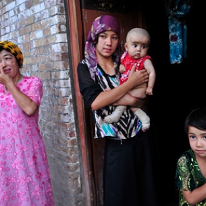 Раскрыты новые секретные документы компартии Китая о лагерях для мусульман