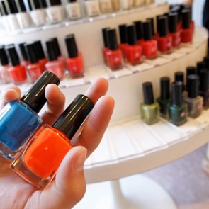 Названа смертельная опасность популярной косметики