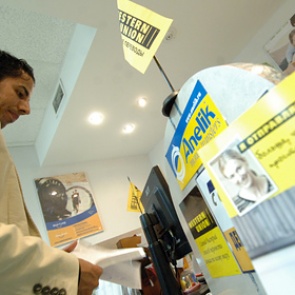 Таджиков оставили без переводов денег из России