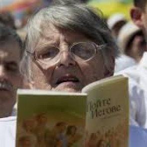 «Вовлекал новых членов»: на красноярского «свидетеля Иеговы» завели уголовное дело за пропаганду на остановке