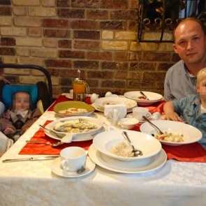 «Молодой маме нужна помощь»: честный рассказ об обратной стороне родительства