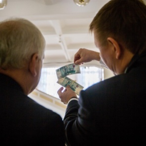 Врачам досталось в четыре раза меньше, чем военным: бюджет России на 2020 год — в восьми картинках