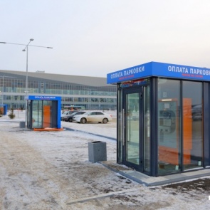 В аэропорту Красноярска запретили ожидание на платных парковках свыше 15 минут