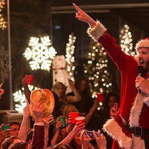 Россияне больше радуются новогодней премии, чем корпоративу