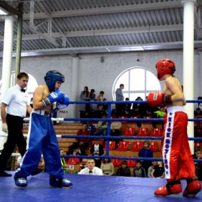 Зрелищные поединки и битва за вход в краевую сборную: в Ачинске стартовало первенство Красноярского края по кикбоксингу