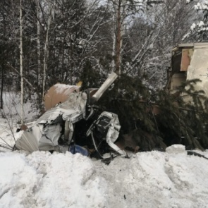 Появились новые кадры массового ДТП. Очевидцы говорят о занесенных снегом дорогах