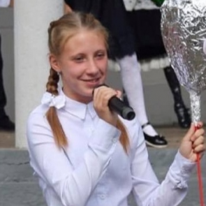 Страдавшая от редкой болезни крови школьница умерла, не дождавшись отправки к московским врачам