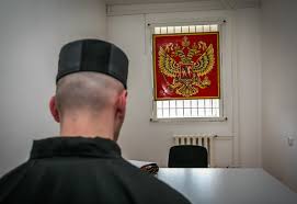 «Каждый седьмой освободившийся в первый год совершает преступление»: у рецидивистов в Красноярском крае узнали, почему они выбирают такой путь