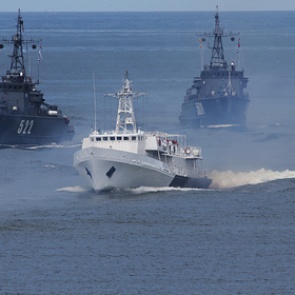 США и Канада признали слежку за российским кораблем